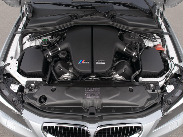 BMW M5 Touring фото