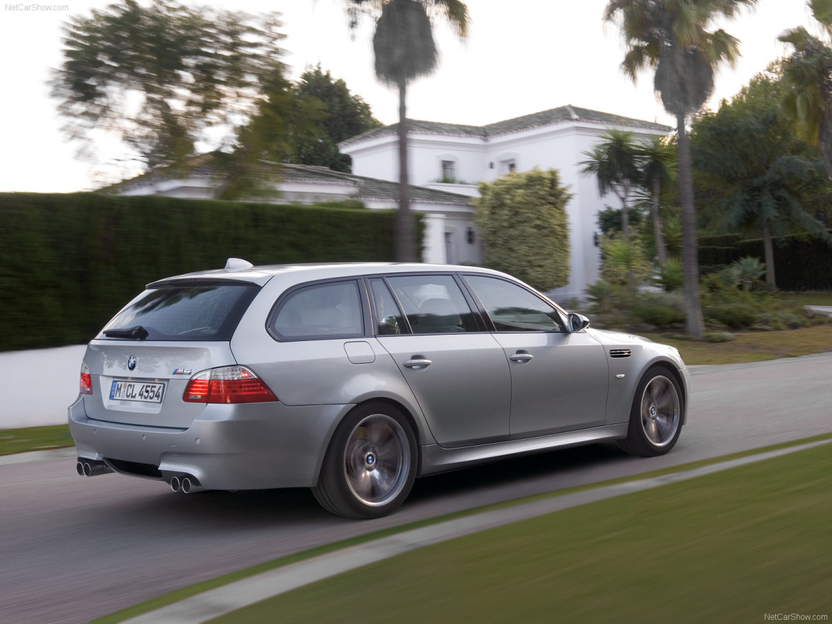 BMW M5 Touring фото 54242