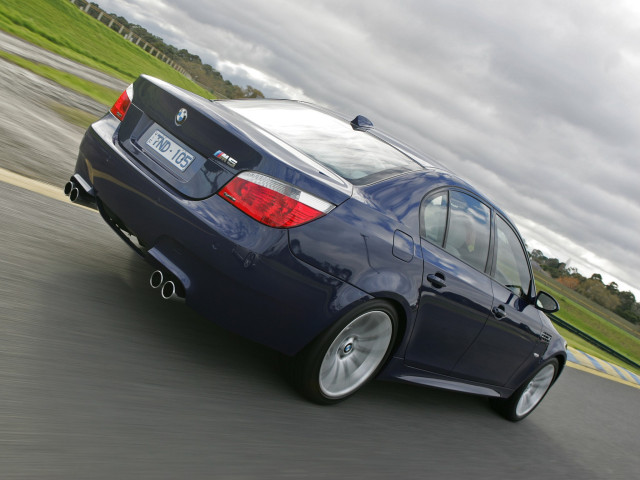 BMW M5 фото