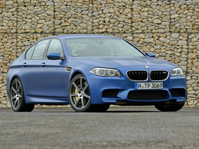 BMW M5 фото