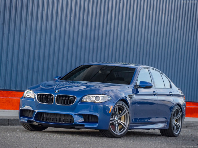 BMW M5 фото