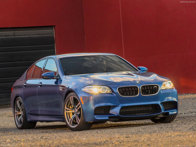 BMW M5 фото