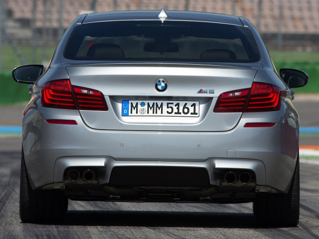 BMW M5 фото