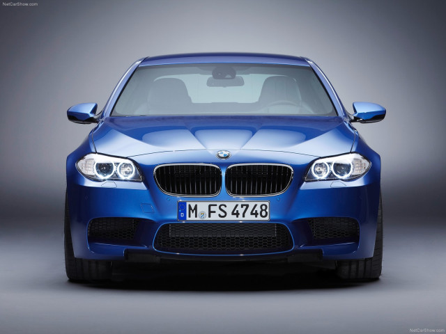 BMW M5 фото