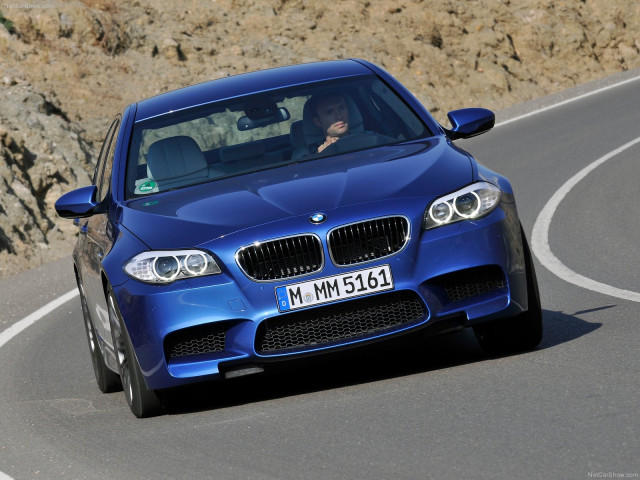 BMW M5 фото