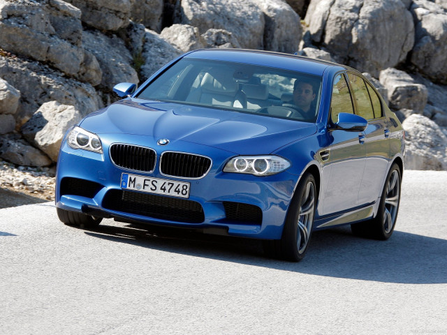 BMW M5 фото