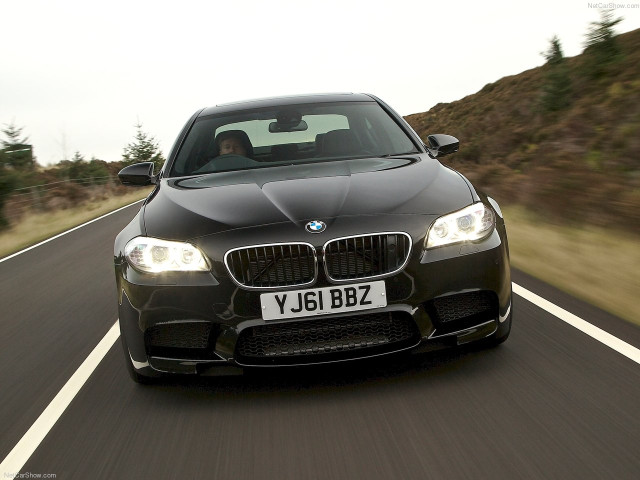 BMW M5 фото