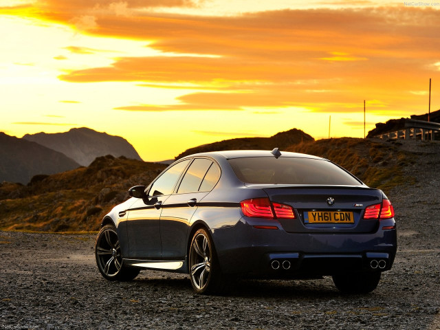 BMW M5 фото