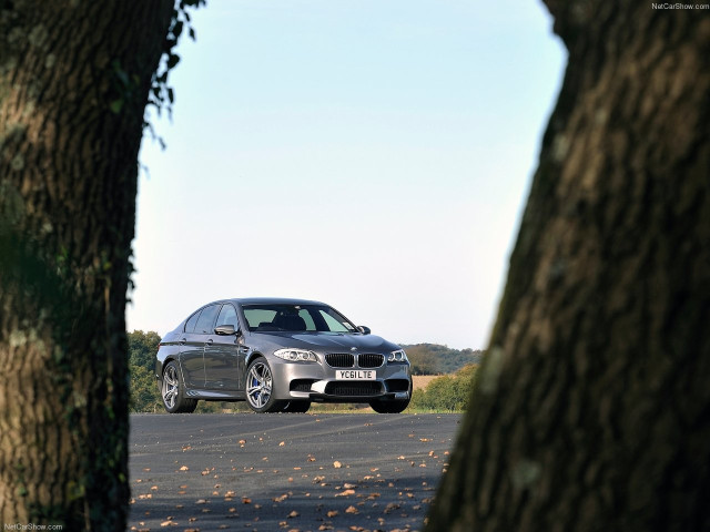 BMW M5 фото