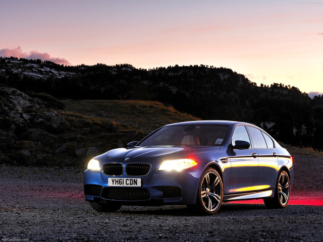 BMW M5 фото