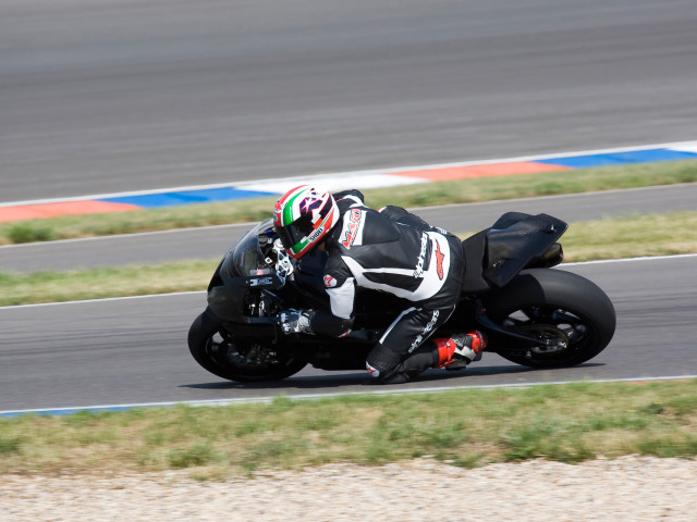 BMW S1000RR фото