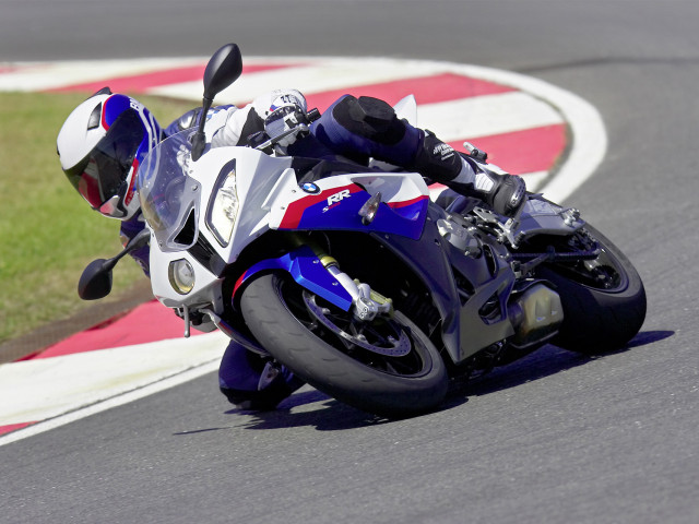 BMW S1000RR фото