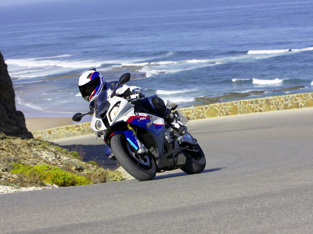 BMW S1000RR фото