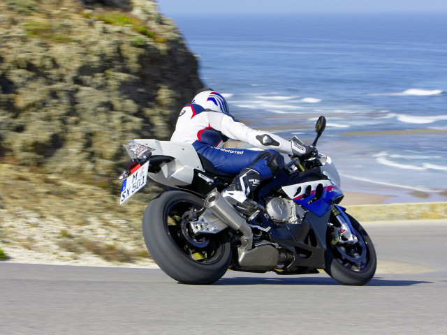 BMW S1000RR фото