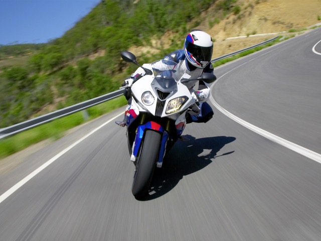 BMW S1000RR фото