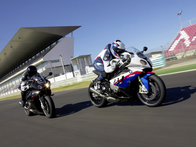 BMW S1000RR фото