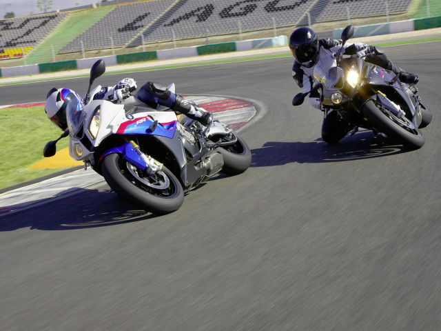 BMW S1000RR фото