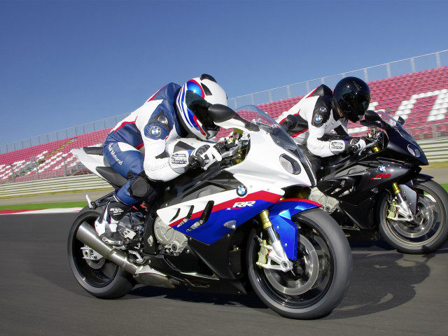 BMW S1000RR фото