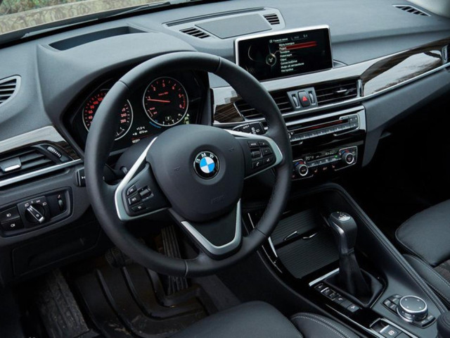 BMW X1 фото