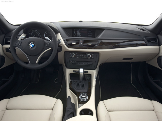 BMW X1 фото