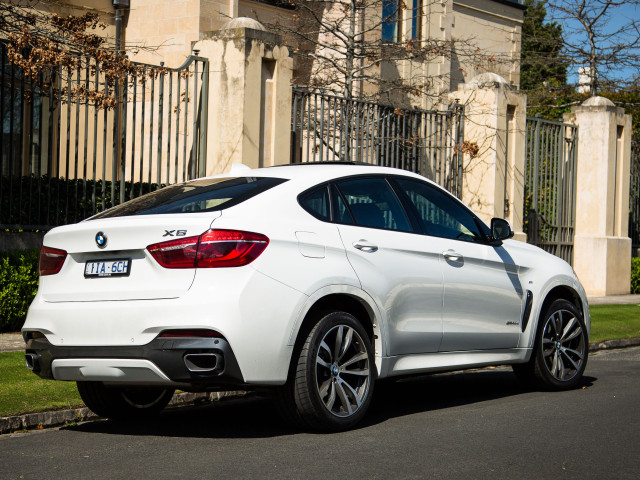 BMW X6 фото