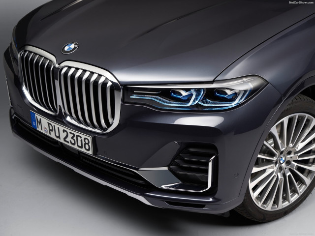 BMW X7 фото