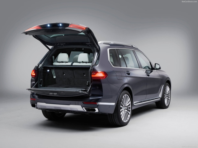 BMW X7 фото