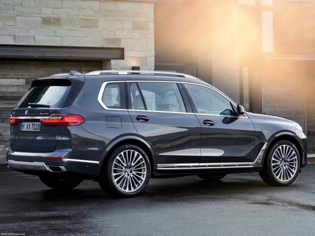 BMW X7 фото