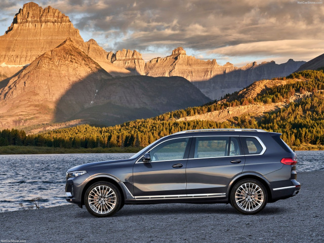 BMW X7 фото