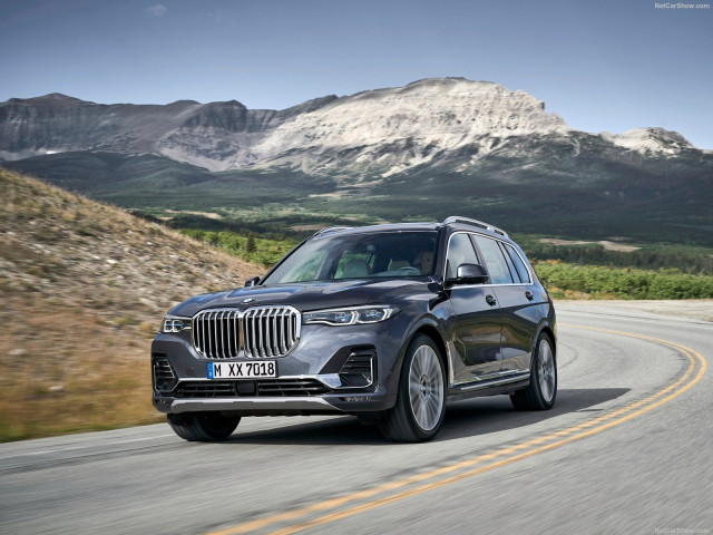 BMW X7 фото