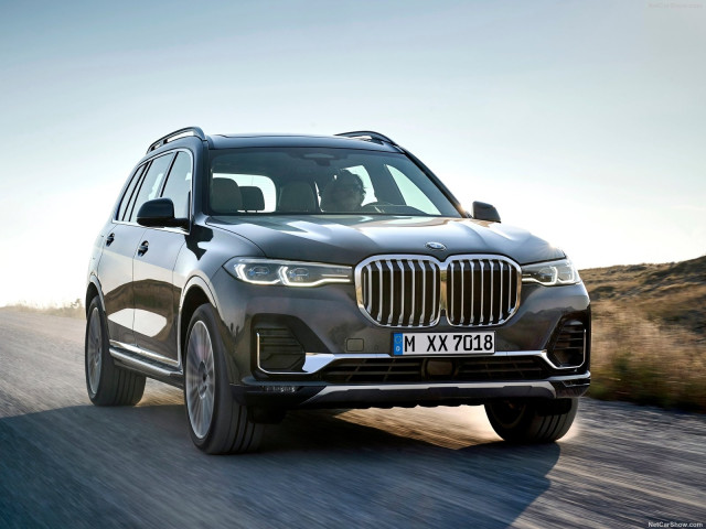 BMW X7 фото