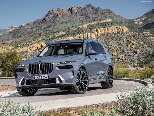 BMW X7 фото