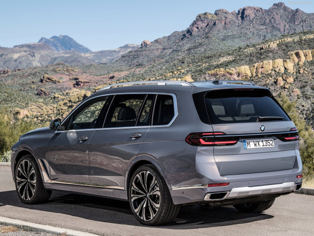 BMW X7 фото