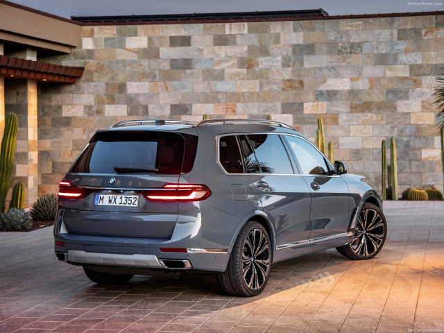 BMW X7 фото