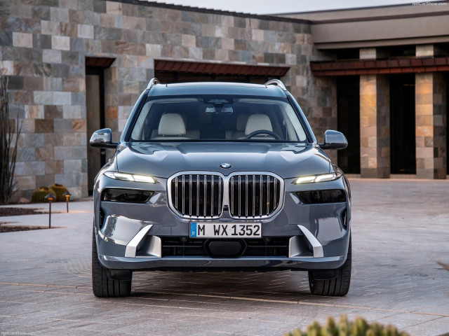 BMW X7 фото