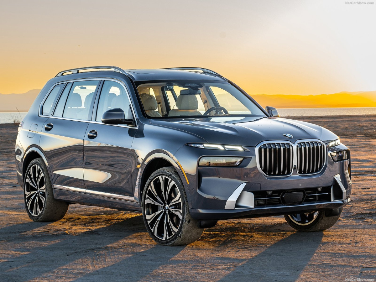 BMW X7 фото 210010