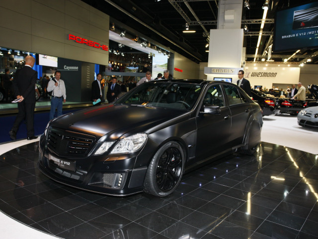 Brabus E V12 фото