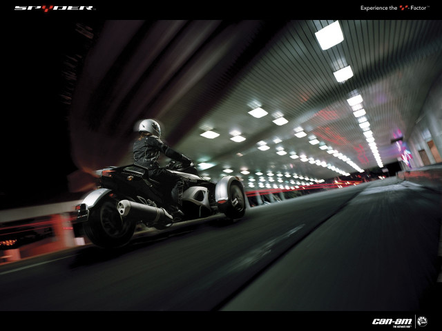 BRP Can-Am Spyder фото