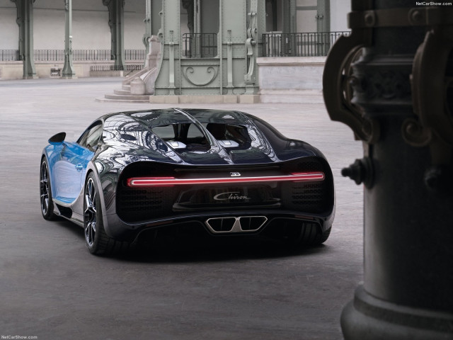 Bugatti Chiron фото