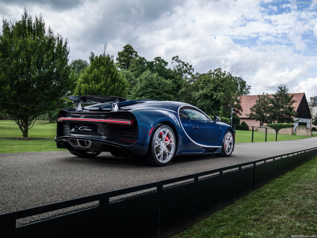 Bugatti Chiron фото