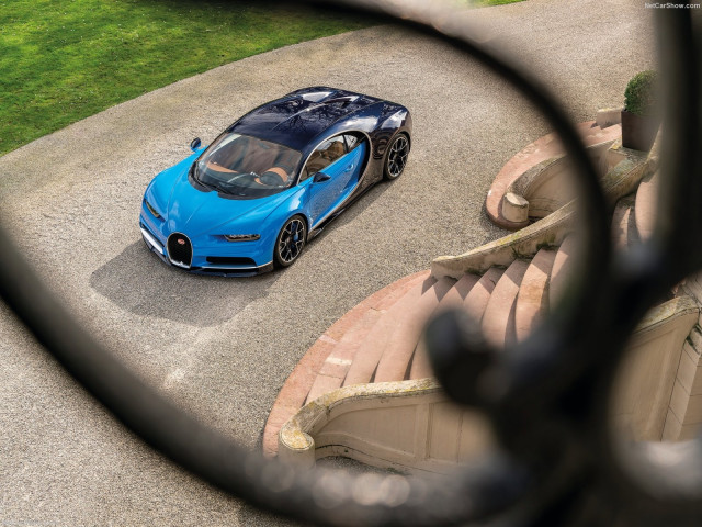 Bugatti Chiron фото