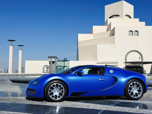 Bugatti Veyron фото