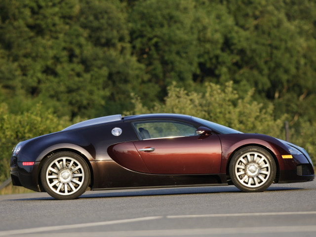 Bugatti Veyron фото