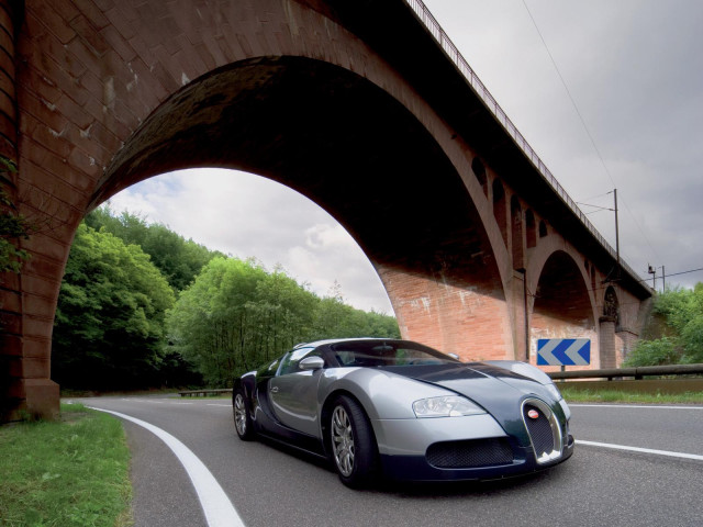 Bugatti Veyron фото