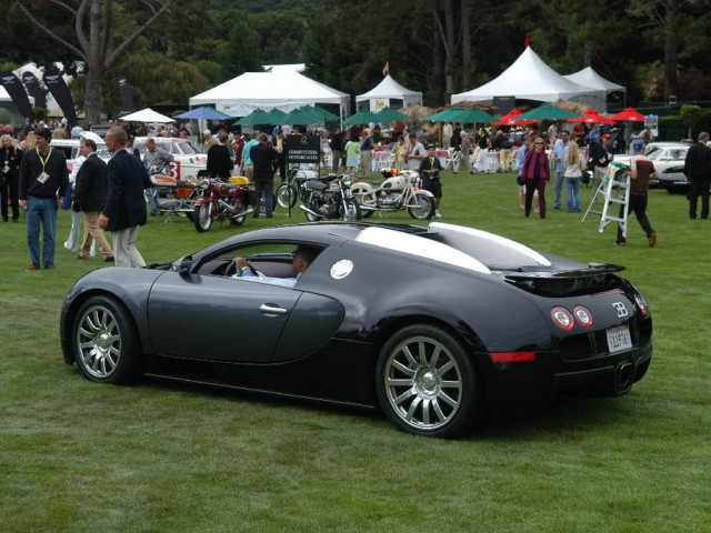 Bugatti Veyron фото