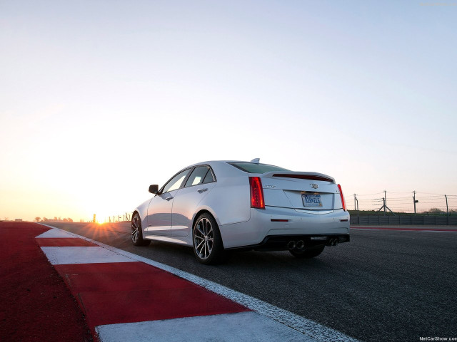 Cadillac ATS-V Sedan фото