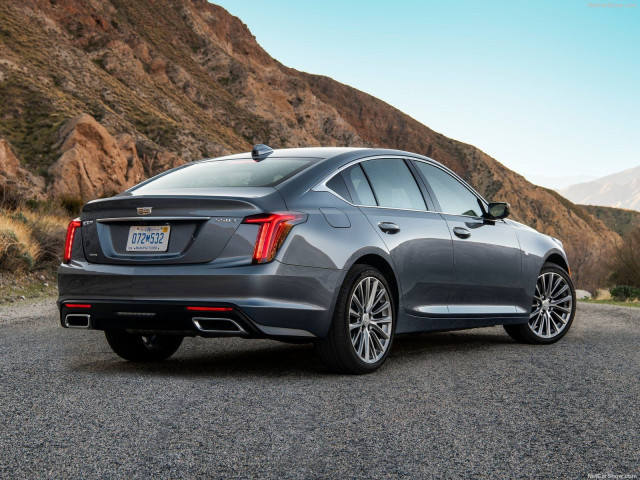 Cadillac CT5 фото