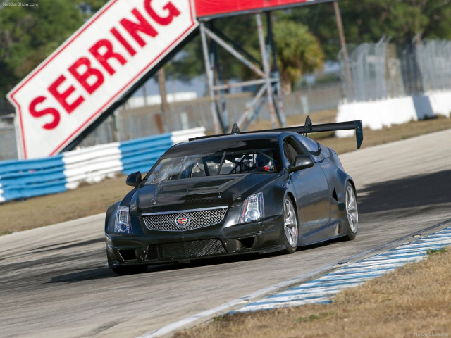 Cadillac CTS-V Coupe Race Car фото