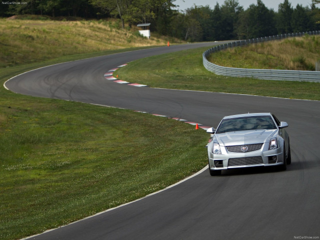 Cadillac CTS-V Coupe фото