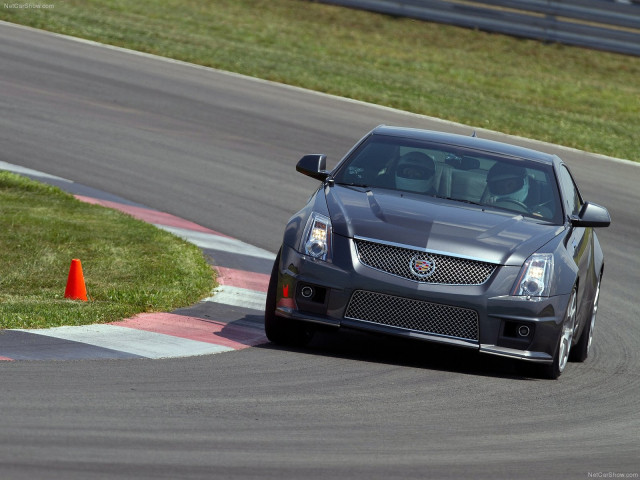 Cadillac CTS-V Coupe фото